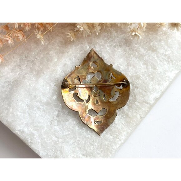 Siam Made Cloissone Gold Toned White Enamel Ornate Vintage Cutout Brooch Lapel - Picture 8 of 9